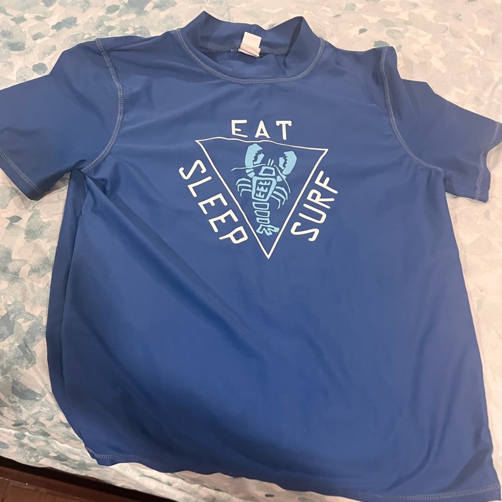Rash guard great condition blue with crab size 10 boys